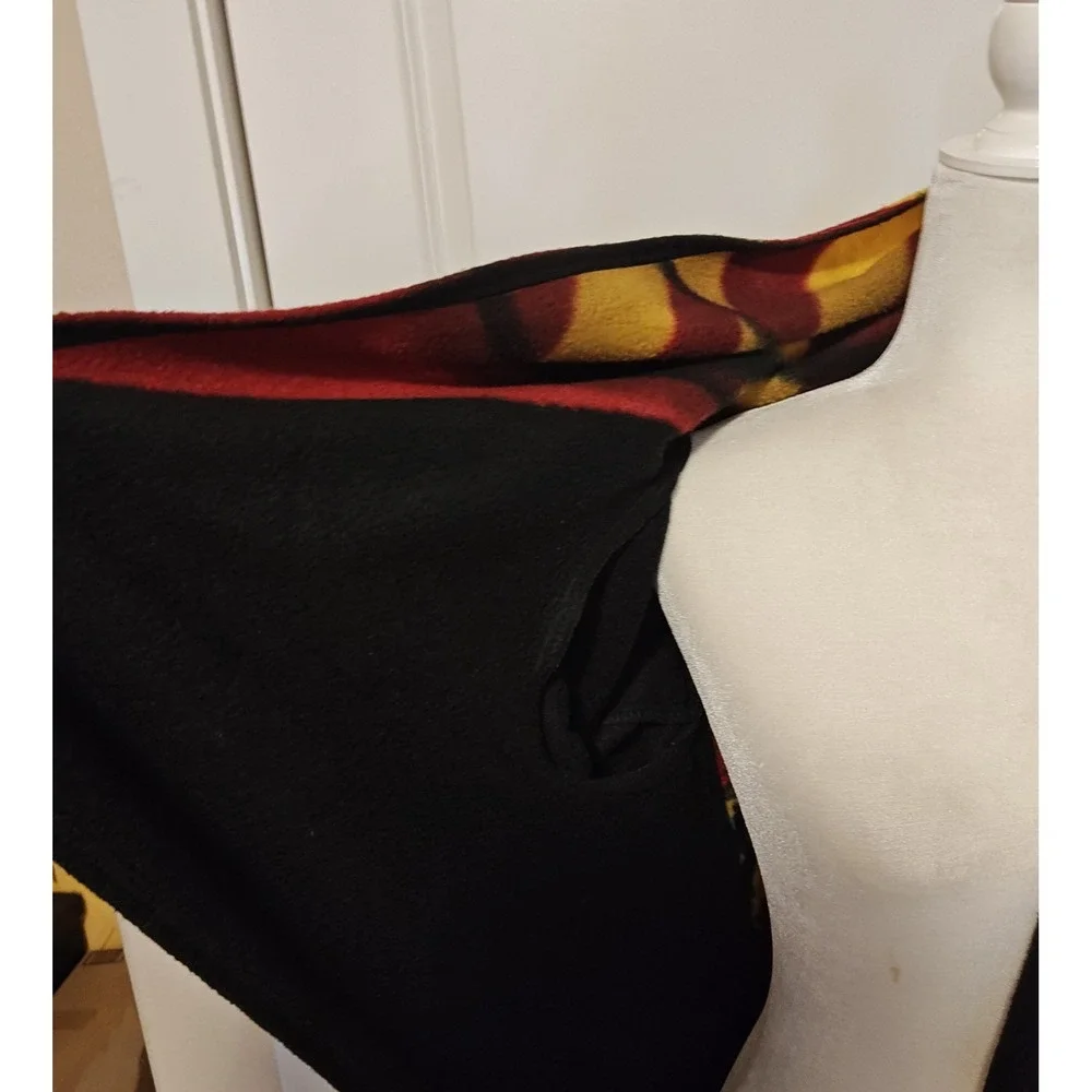 Northwest‎ Harry Potter Gryffindor Wearable Blanket Unisex OS Black Hooded Scarf